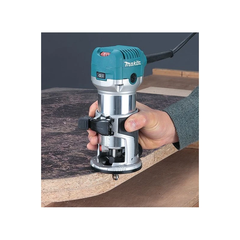 Affleureuse Défonceuse Multifonctions 710W Ø8mm RT0700CX2J Makita 3 Affleureuse Défonceuse Multifonctions 710W Ø8mm RT0700CX2J Makita – Image 3