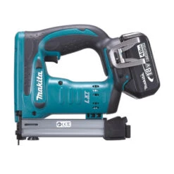 Makita Agrafeuse 18 V Li-Ion 2x 4 Ah (Longueur Des Agrafes10-22 Mm)- DST221RM