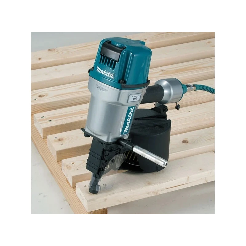 Makita Cloueur Pneumatique 8,3 Bar 100 Mm AN960 2 Makita Cloueur Pneumatique 8,3 Bar 100 Mm AN960 – Image 2