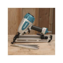 Makita Cloueur Pneumatique 8,3 Bar 32 à 64 Mm AF635 -Kobleo cloueur pneumatique 8 3 bar 32 a 64 mm af635 makita 2