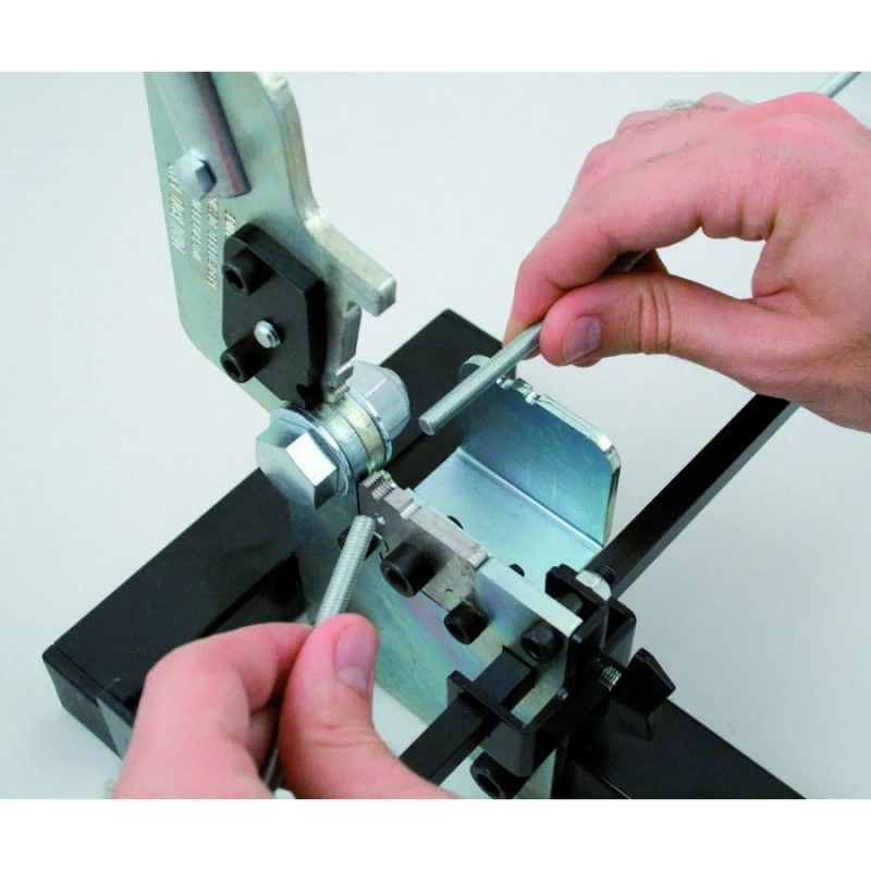 EDMA Coupe Tiges Filetées 6 Mm (M6) Et Fils Suspente Diam 4 Mm MINI RODCUT 7 EDMA Coupe Tiges Filetées 6 Mm (M6) Et Fils Suspente Diam 4 Mm MINI RODCUT – Image 7