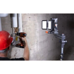 AEG Projecteur LED Triple Panneaux 18 V Sans Batterie Ni Chargeur 2500 Lum -Kobleo projecteur led triple panneaux 18 v sans batterie ni chargeur 2500 lum 4