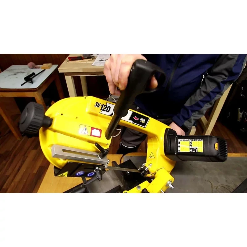 Scie à Ruban Métal Portative Femi SN 120 XL 1200W Lame 1440mm Coupe Max 120mm Vitesse Réglable 2 Scie à Ruban Métal Portative Femi SN 120 XL 1200W Lame 1440mm Coupe Max 120mm Vitesse Réglable – Image 2