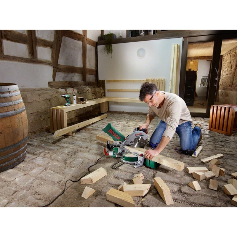 Bosch Scie Radiale Diam 216mm 1200W Avec 4 Rallonges Latérales PCM 8S 5 Bosch Scie Radiale Diam 216mm 1200W Avec 4 Rallonges Latérales PCM 8S – Image 5