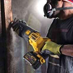 Scie Sabre DCS388T2 XR Flexvolt 54/18V 2/6Ah Course 28,6mm DeWalt -Kobleo scie sabre dcs388t2 xr flexvolt 54 18v 2 6ah course 28 6mm dewalt 3