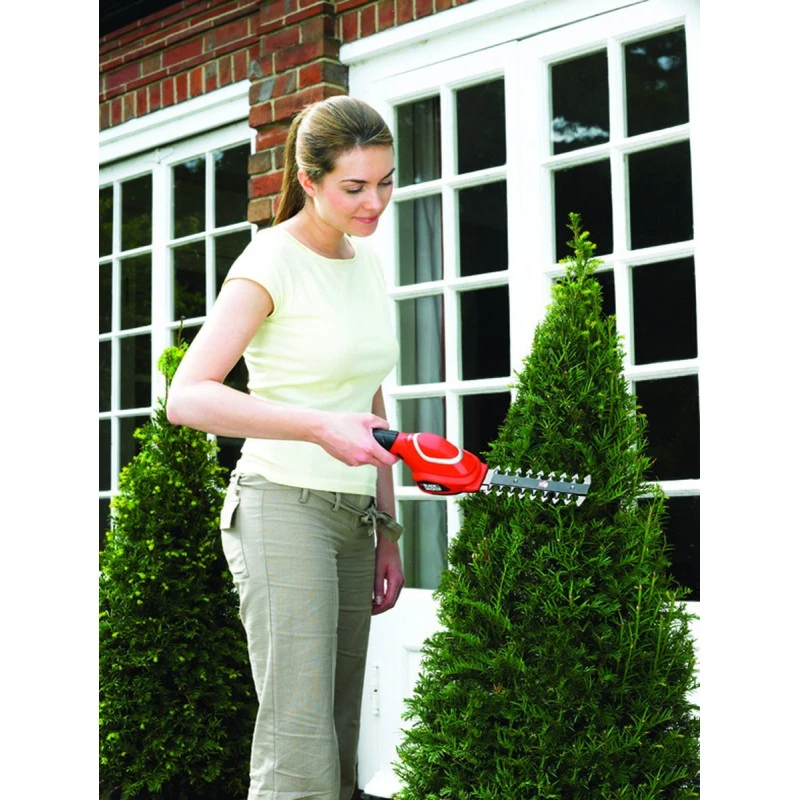 Sculpte-haie/Cisaille à Gazon GSL700-QW 7V 1.5Ah 15cm Black & Decker 5 Sculpte-haie/Cisaille à Gazon GSL700-QW 7V 1.5Ah 15cm Black & Decker – Image 5